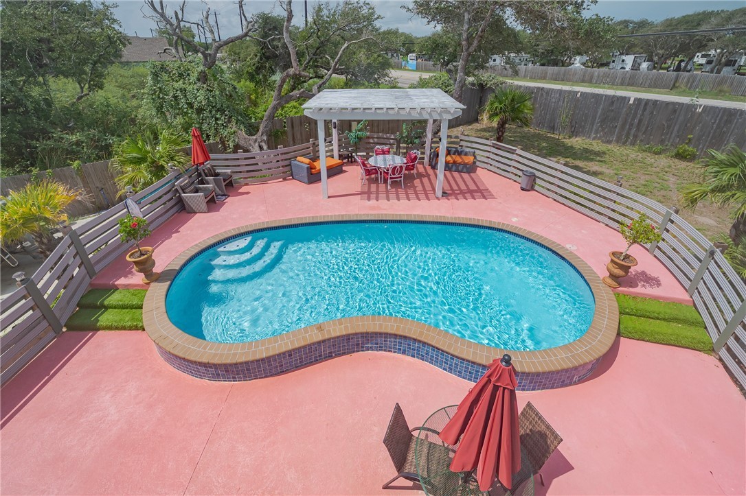 21 Bahama St S Property Photo 22