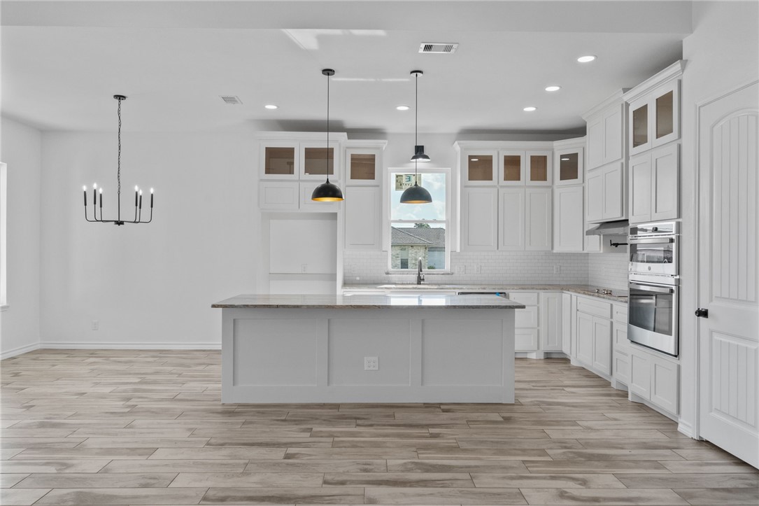 6722 La Salle Dr Property Photo 4