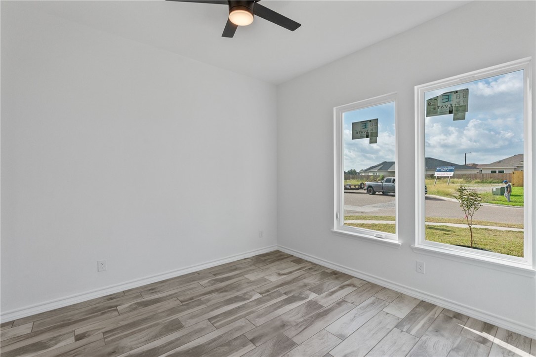 6722 La Salle Dr Property Photo 7