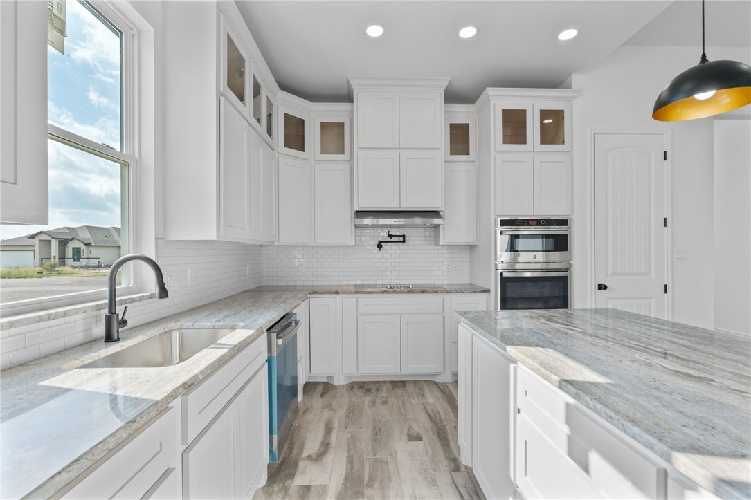 6722 La Salle Dr Property Photo 9