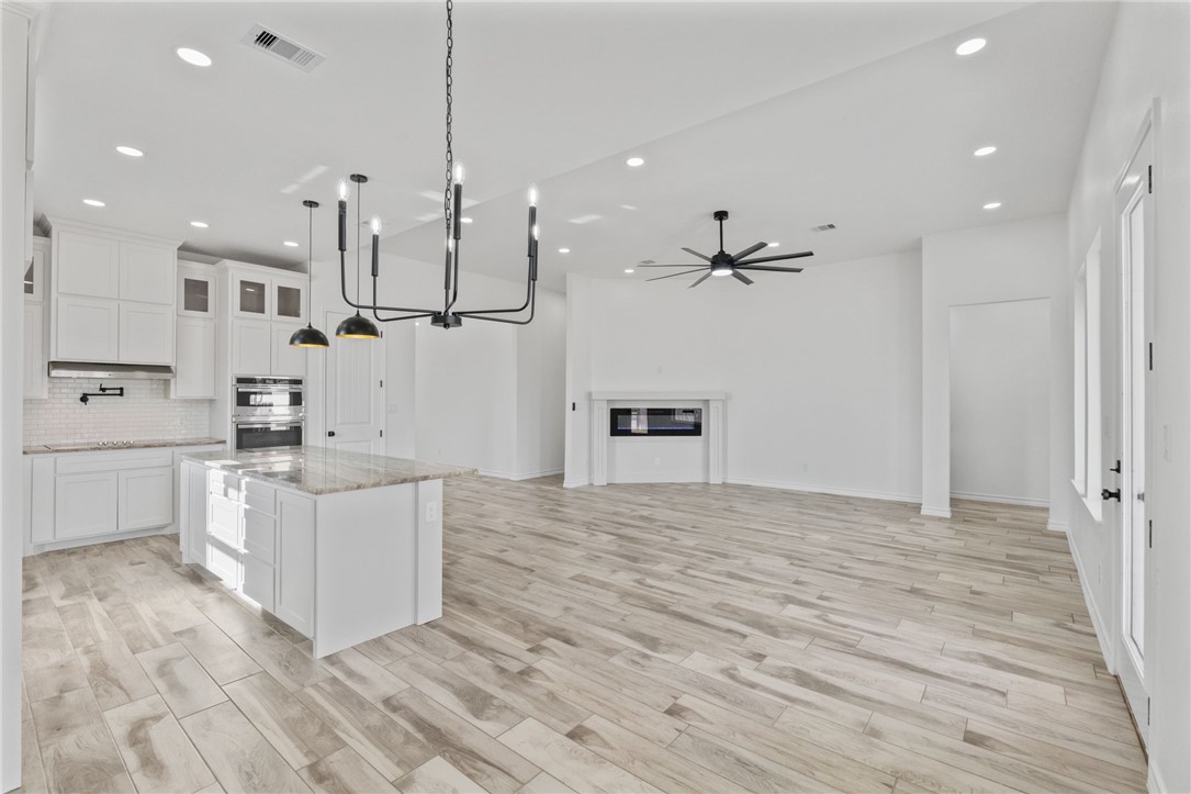 6722 La Salle Dr Property Photo 10