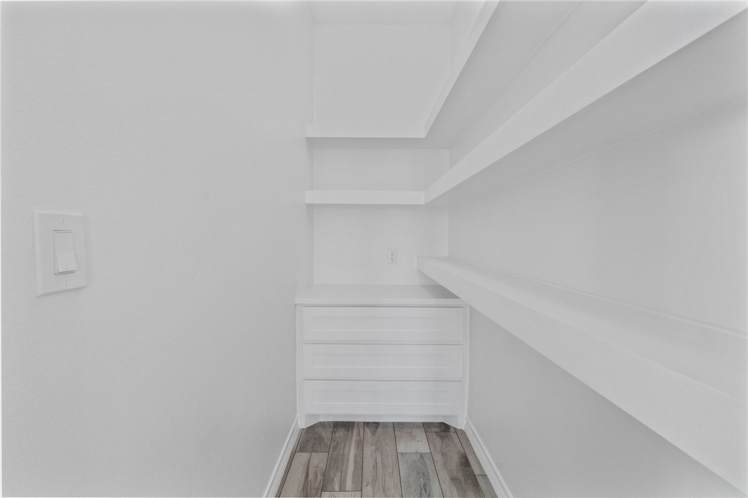 6722 La Salle Dr Property Photo 11