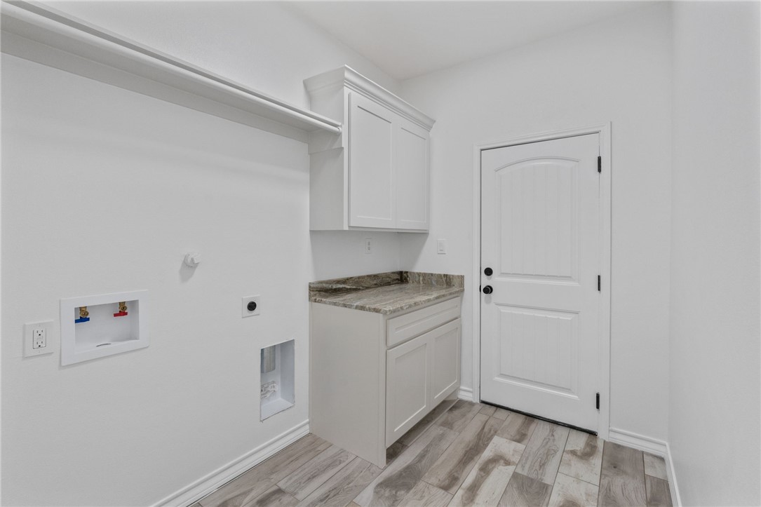 6722 La Salle Dr Property Photo 12