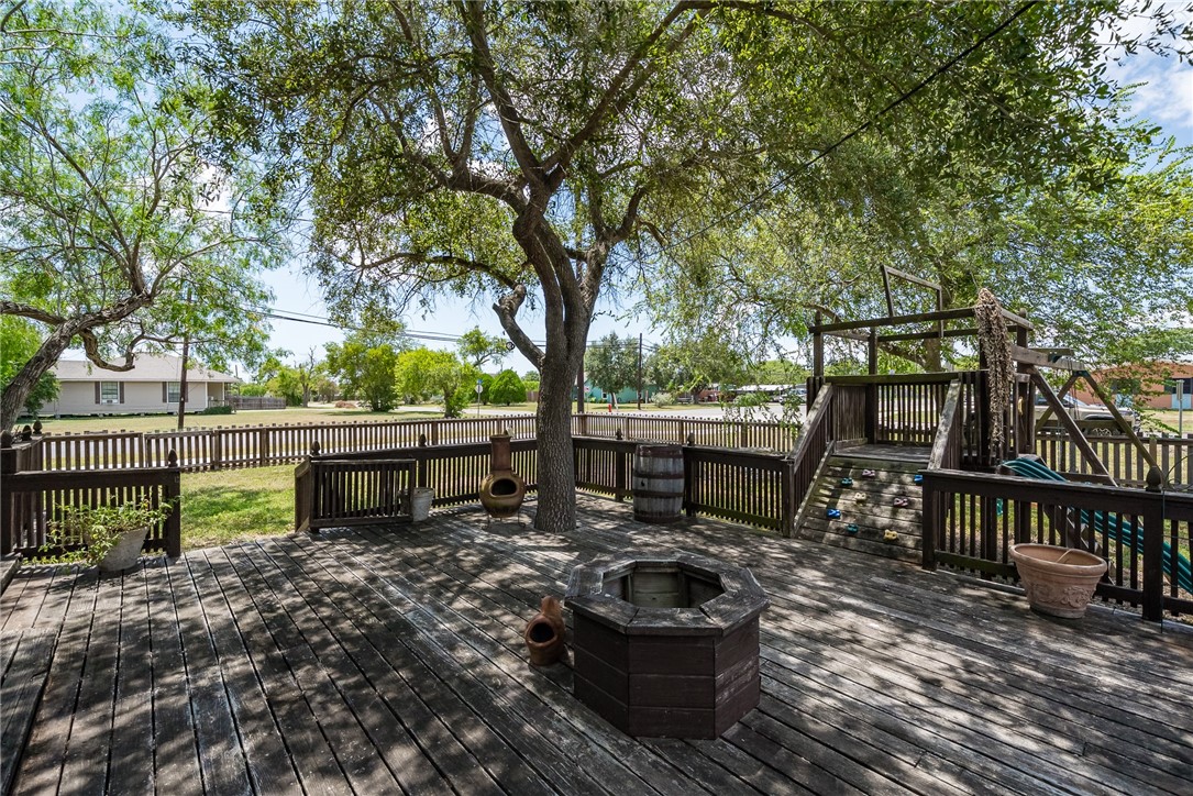 153 Avenue C Property Photo 8