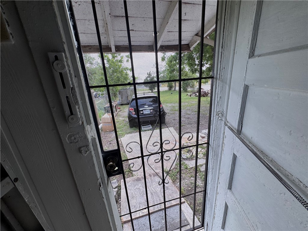 510 Josephine St Property Photo 6