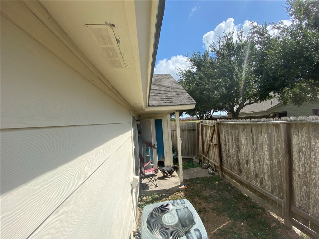 7202 Mansions Dr I2 Property Photo 2