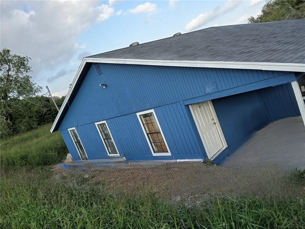 2500 Mccain Dr Property Photo 1