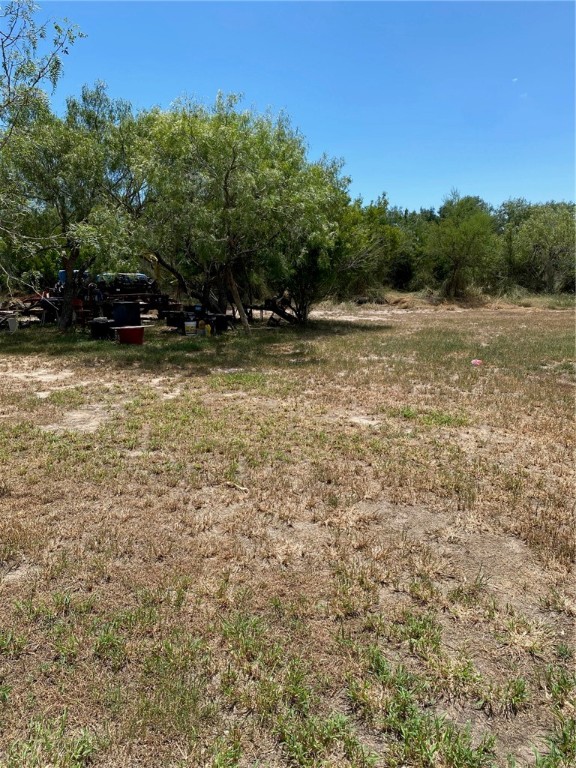 106 Lenette Dr Property Photo 3