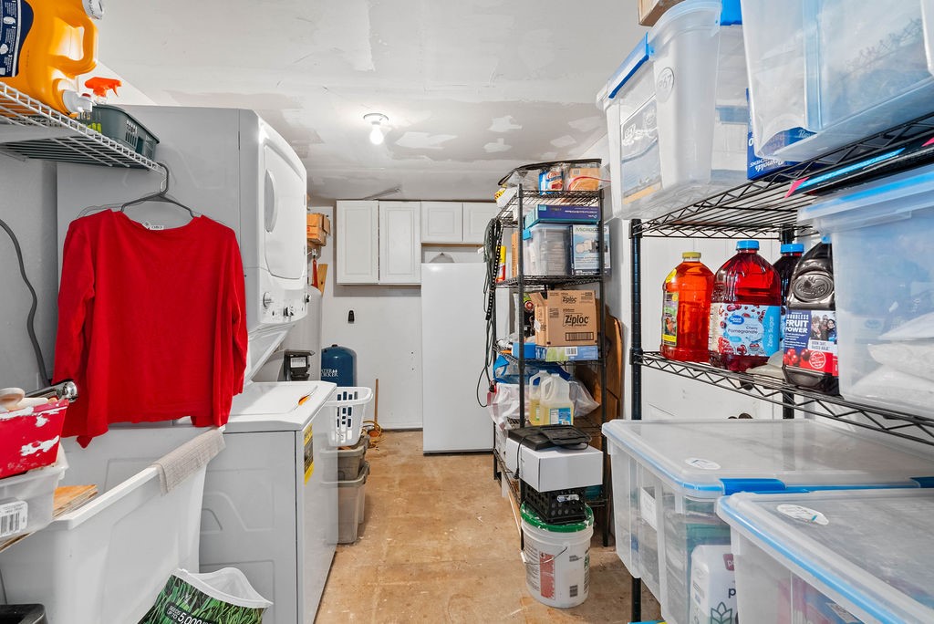 25027 Lakeshore Dr Property Photo 12