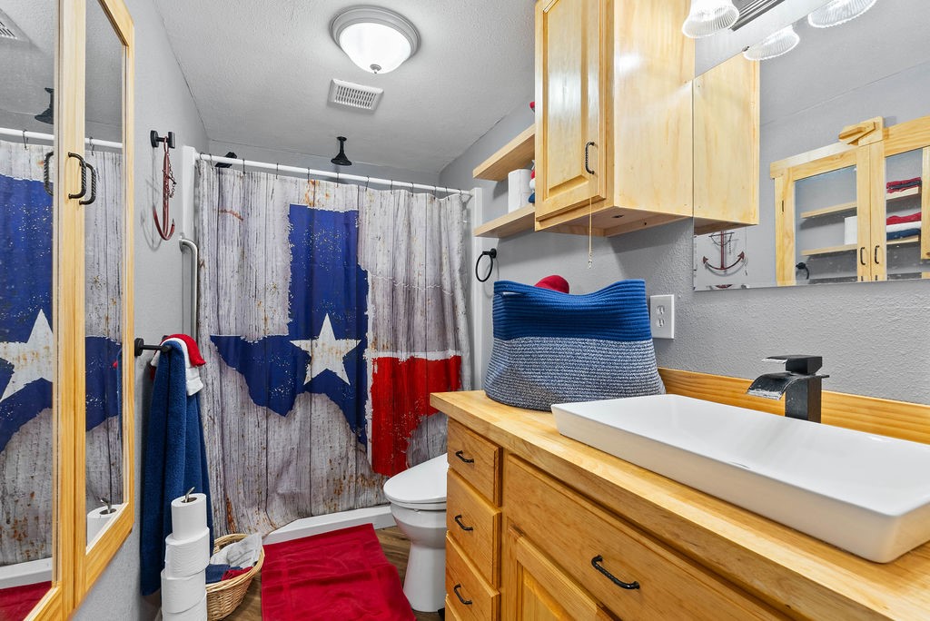 25027 Lakeshore Dr Property Photo 17