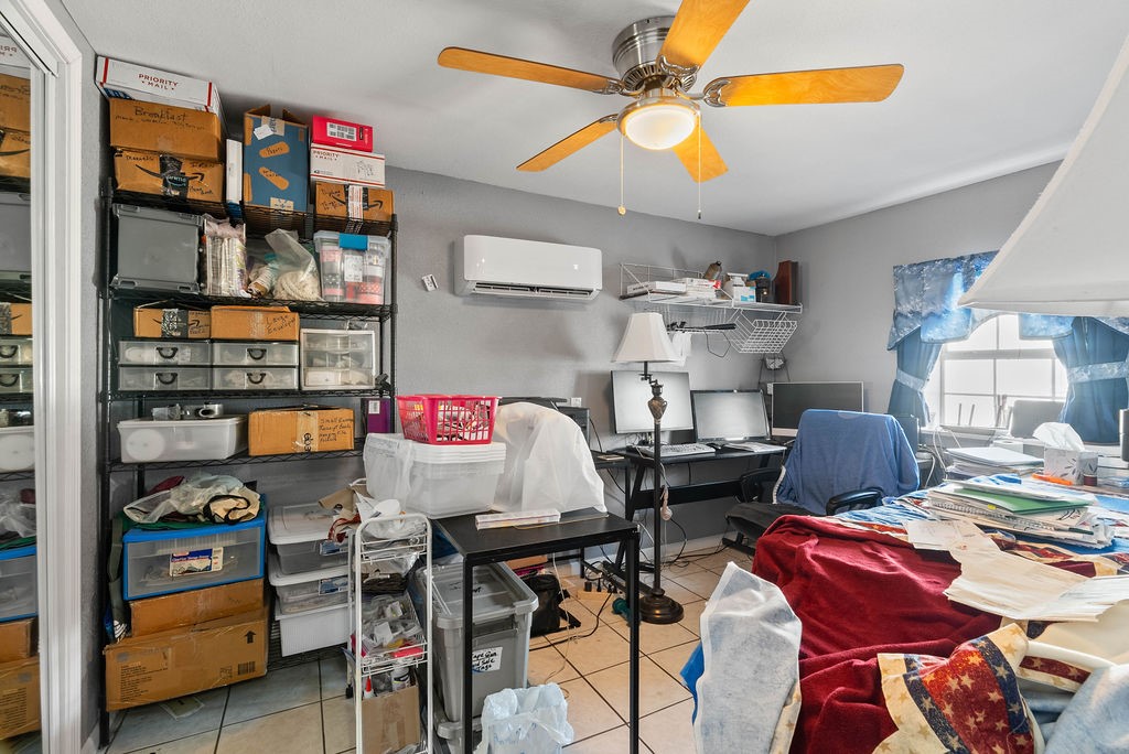 25027 Lakeshore Dr Property Photo 21