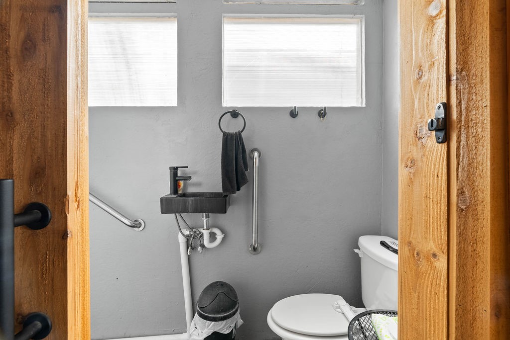 25027 Lakeshore Dr Property Photo 22