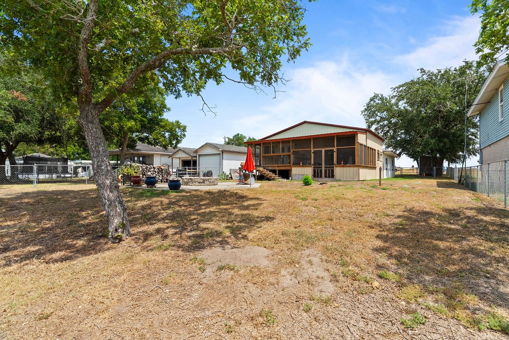 25027 Lakeshore Dr Property Photo 25