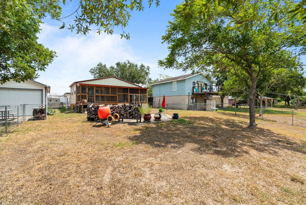 25027 Lakeshore Dr Property Photo 26