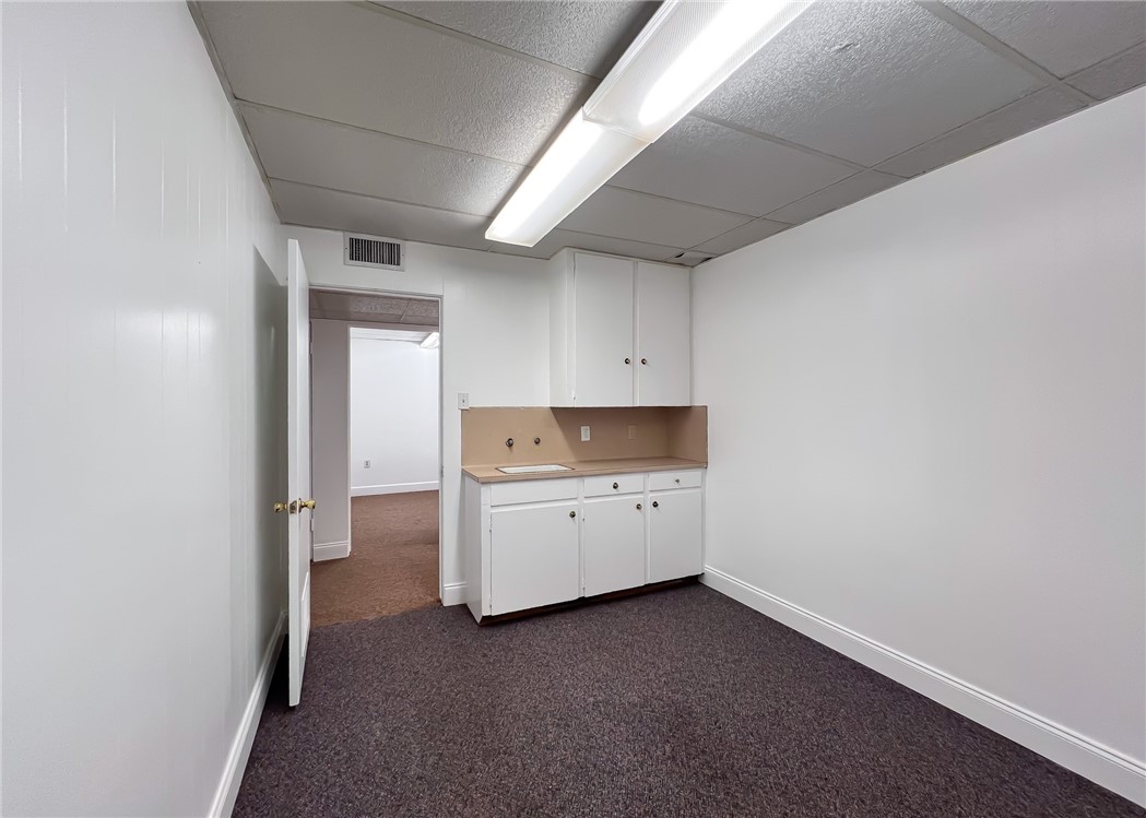333 W Broadway Ave Property Photo 9