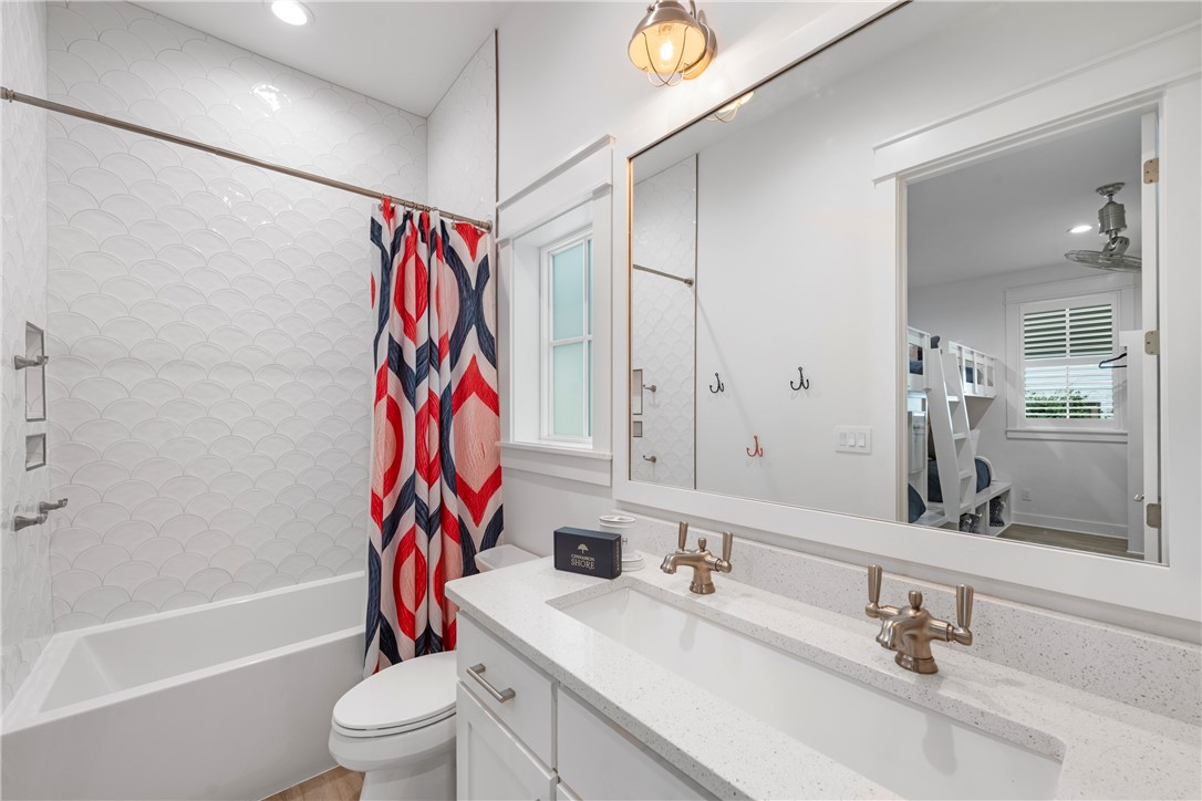 204 Round Road Property Photo 11