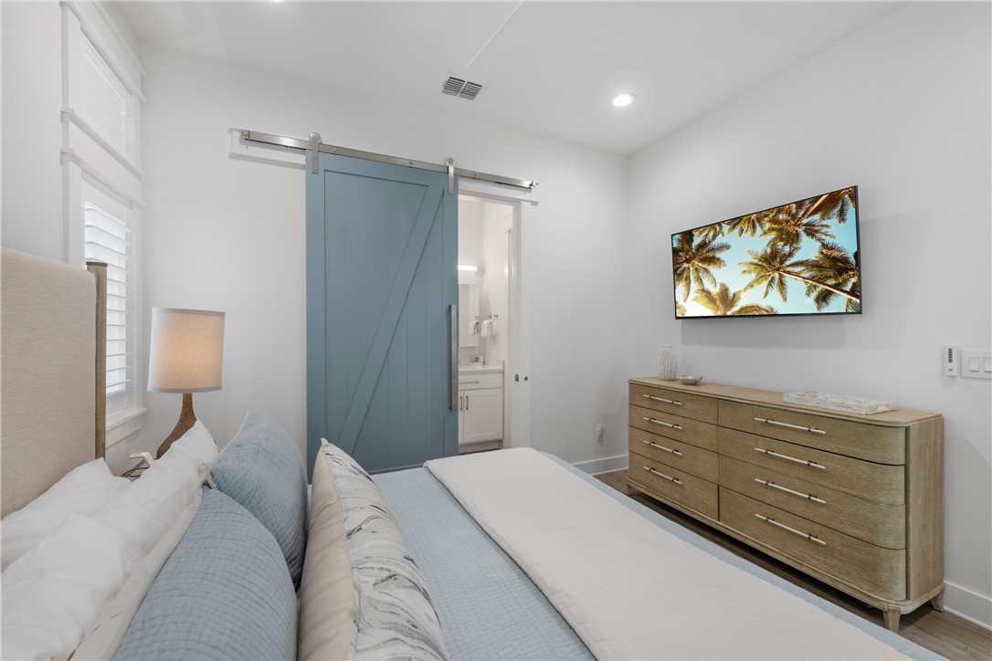 204 Round Road Property Photo 15