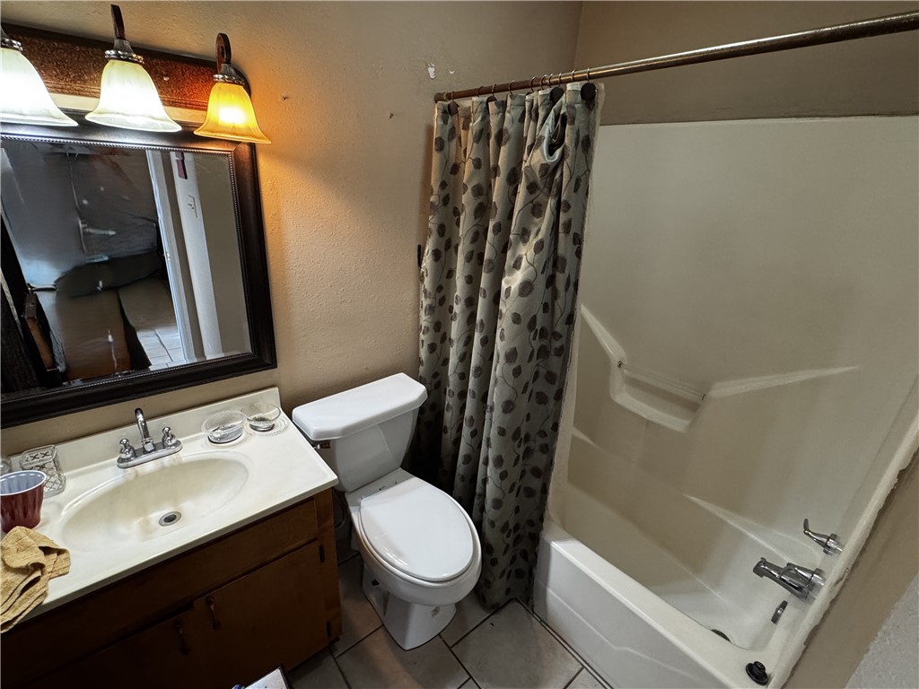 1800 Hackberry St Property Photo 9