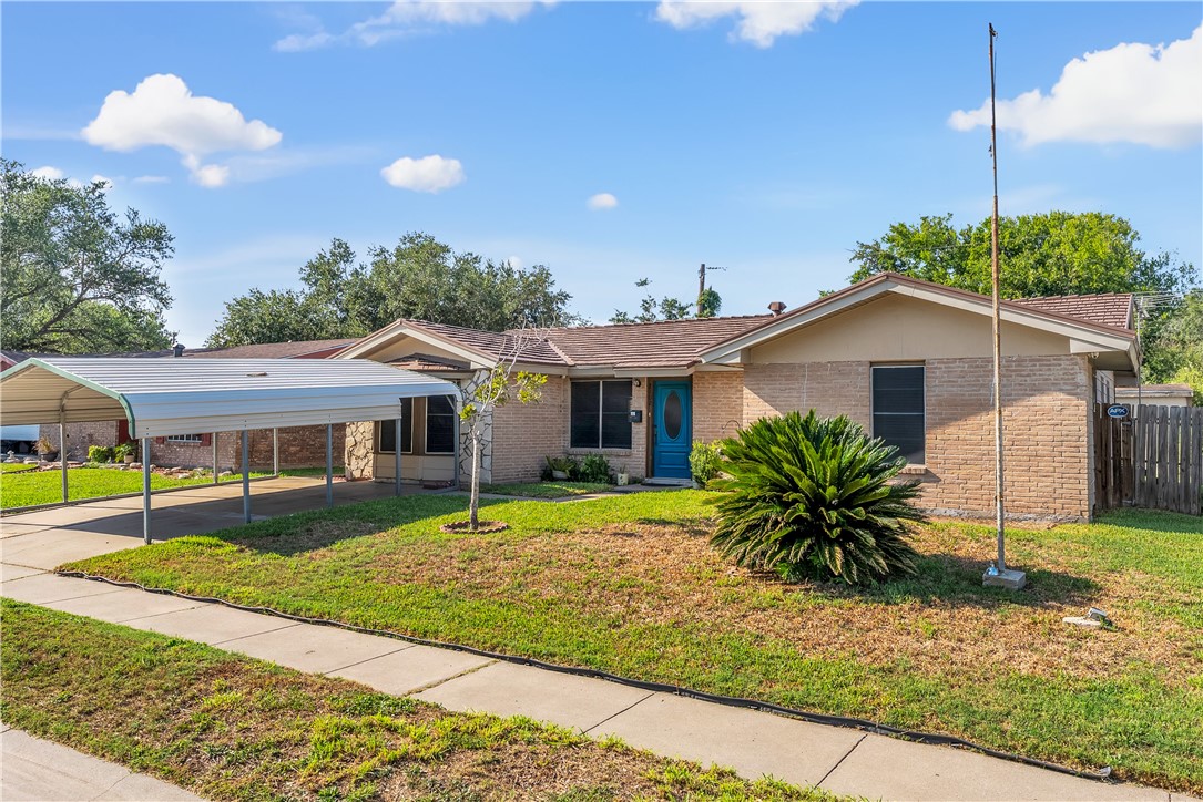 2102 E Lott Property Photo 1