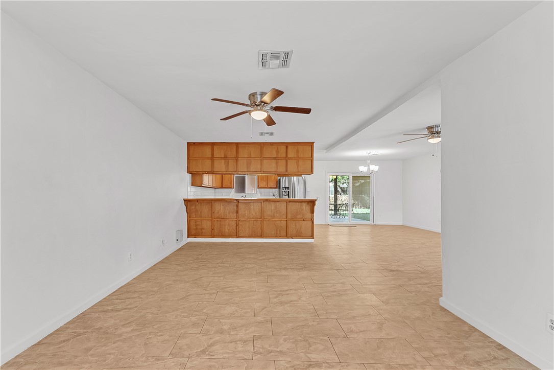 2102 E Lott Property Photo 7