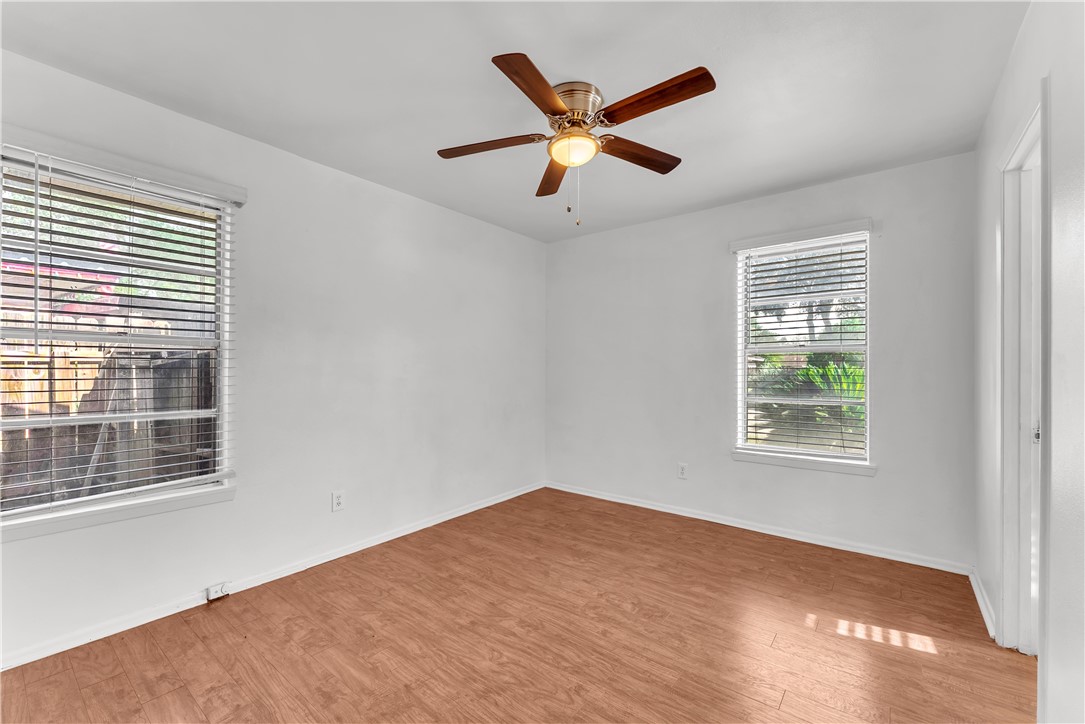 2102 E Lott Property Photo 12