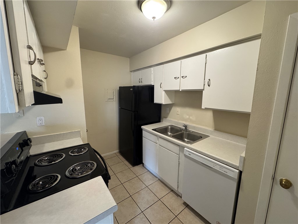 1915 Hidden Way Property Photo 4