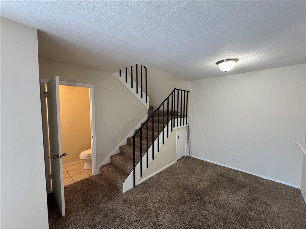 1915 Hidden Way Property Photo 6