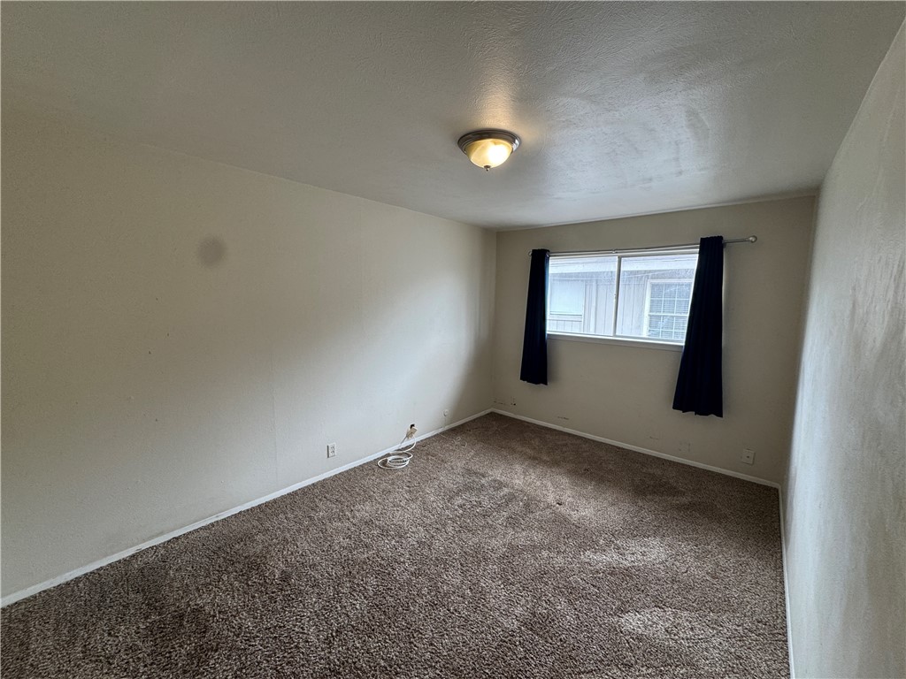 1915 Hidden Way Property Photo 8