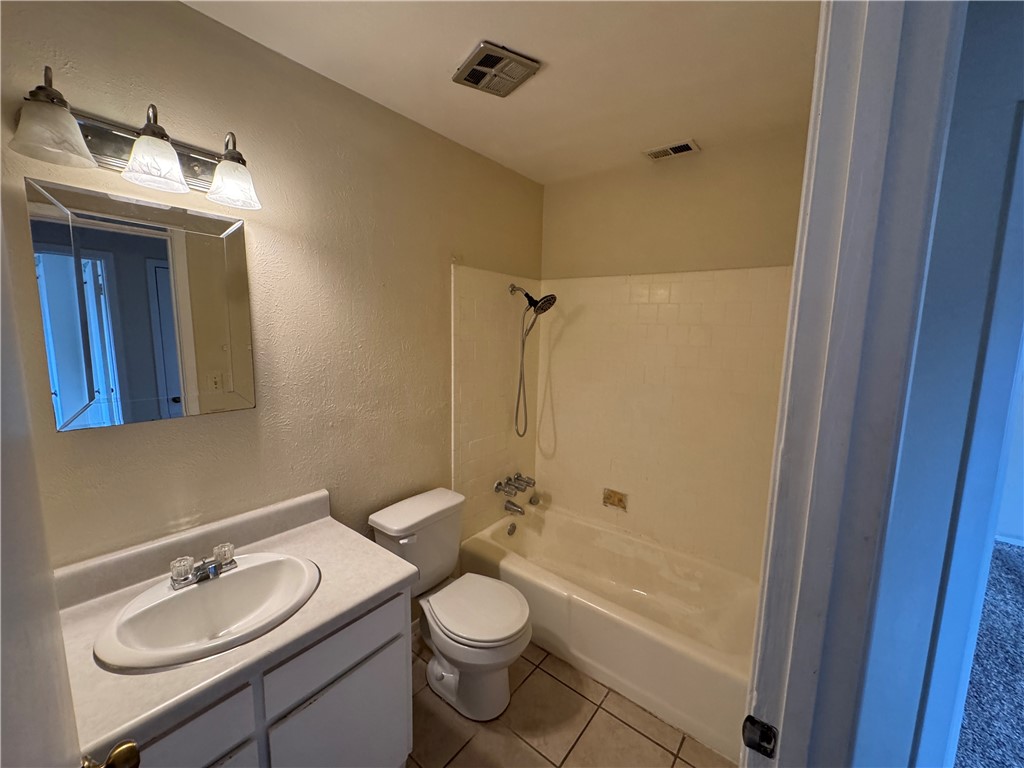 1915 Hidden Way Property Photo 11