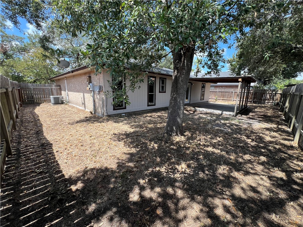 5914 Flagstaff Dr Property Photo 3