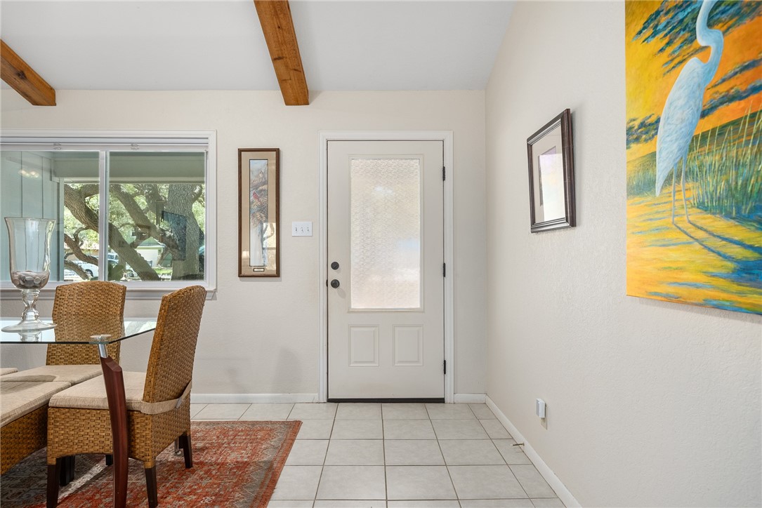 23 S Lake Dr Property Photo 4