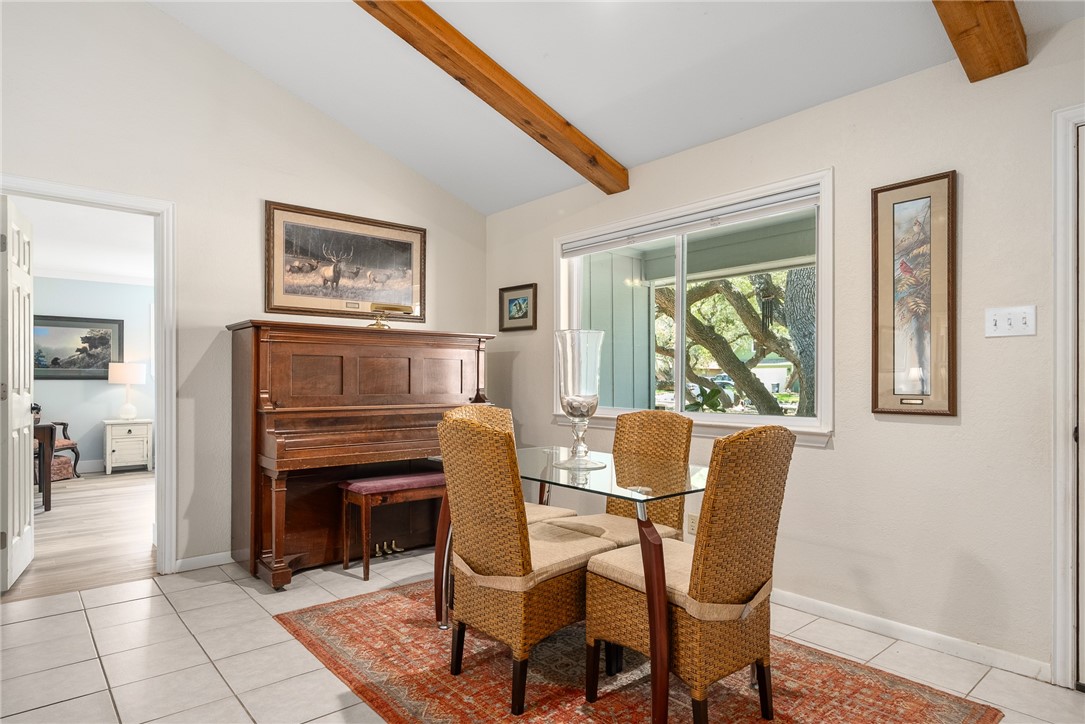 23 S Lake Dr Property Photo 5