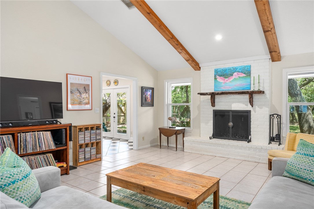 23 S Lake Dr Property Photo 7