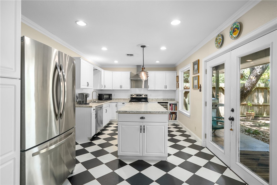 23 S Lake Dr Property Photo 11