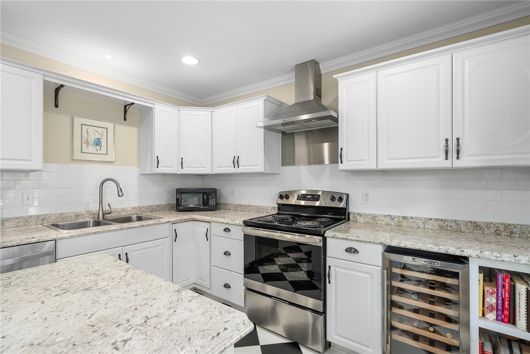 23 S Lake Dr Property Photo 12