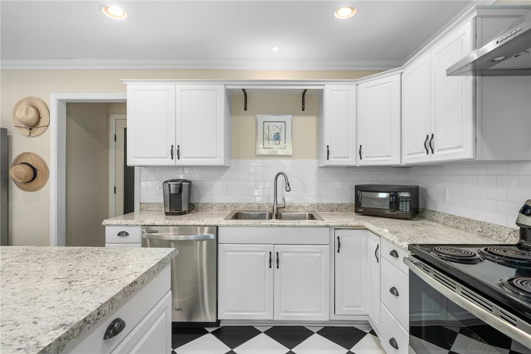 23 S Lake Dr Property Photo 13