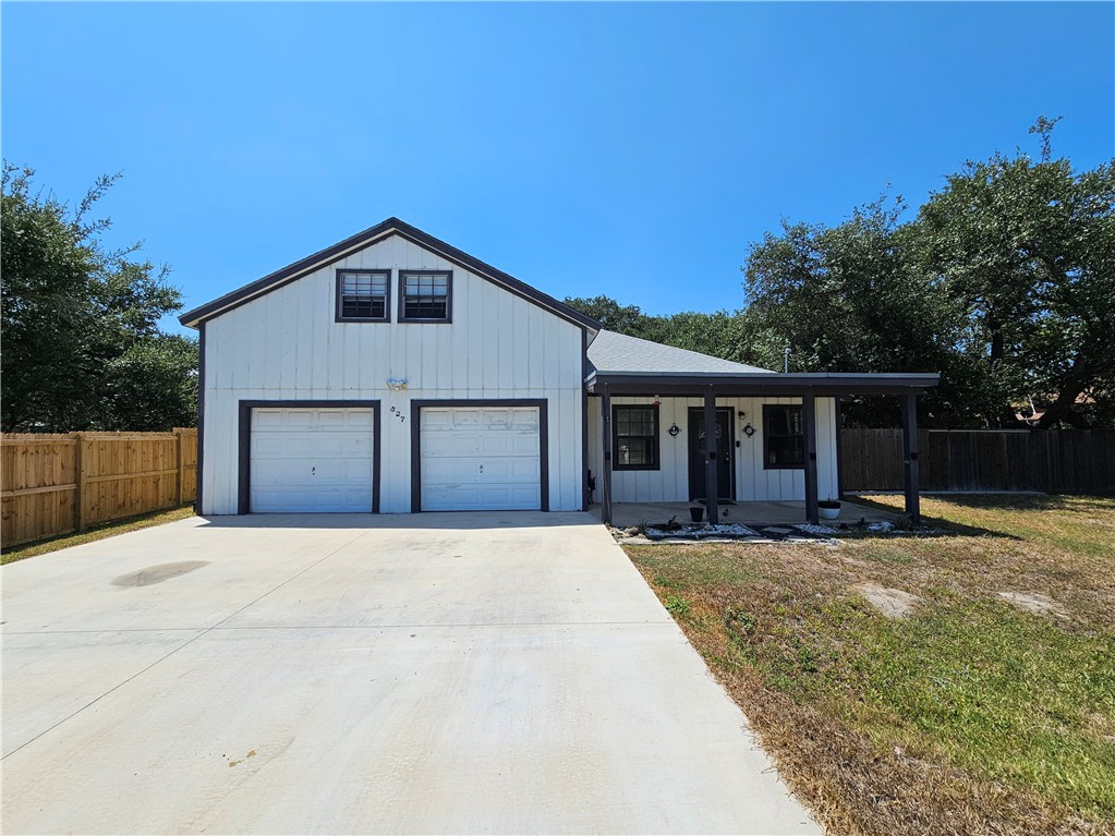 527 Steart St Property Photo 1