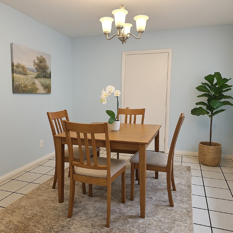 527 Steart St Property Photo 9