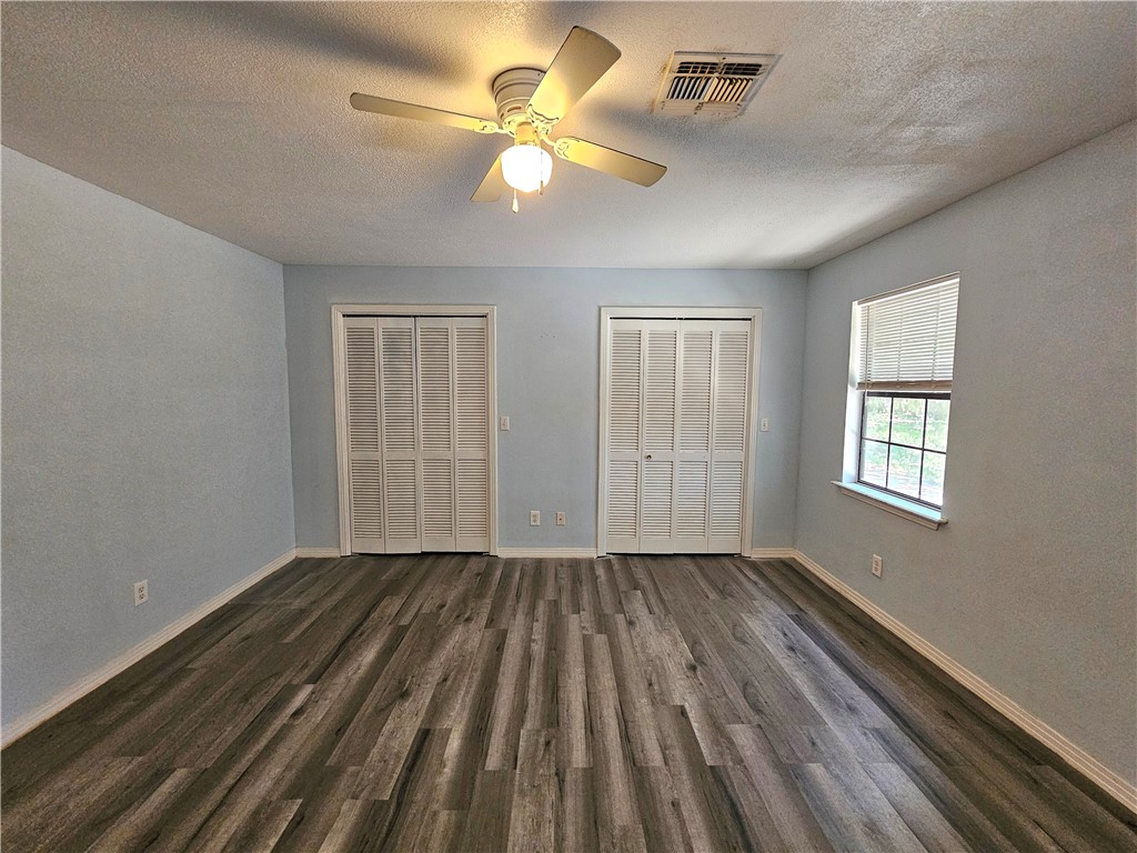 527 Steart St Property Photo 13