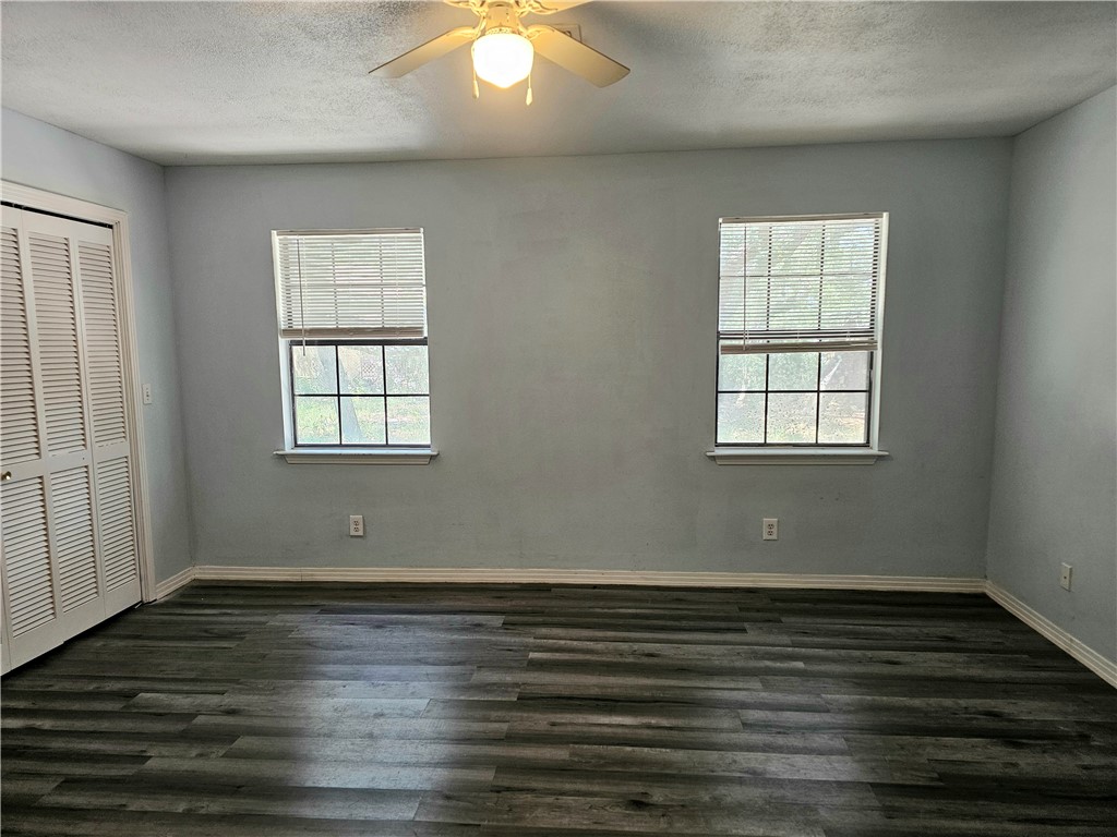 527 Steart St Property Photo 15