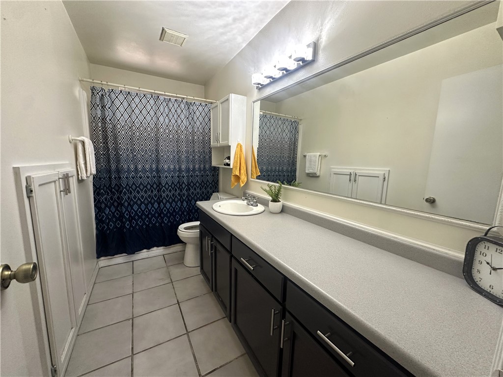 527 Steart St Property Photo 16