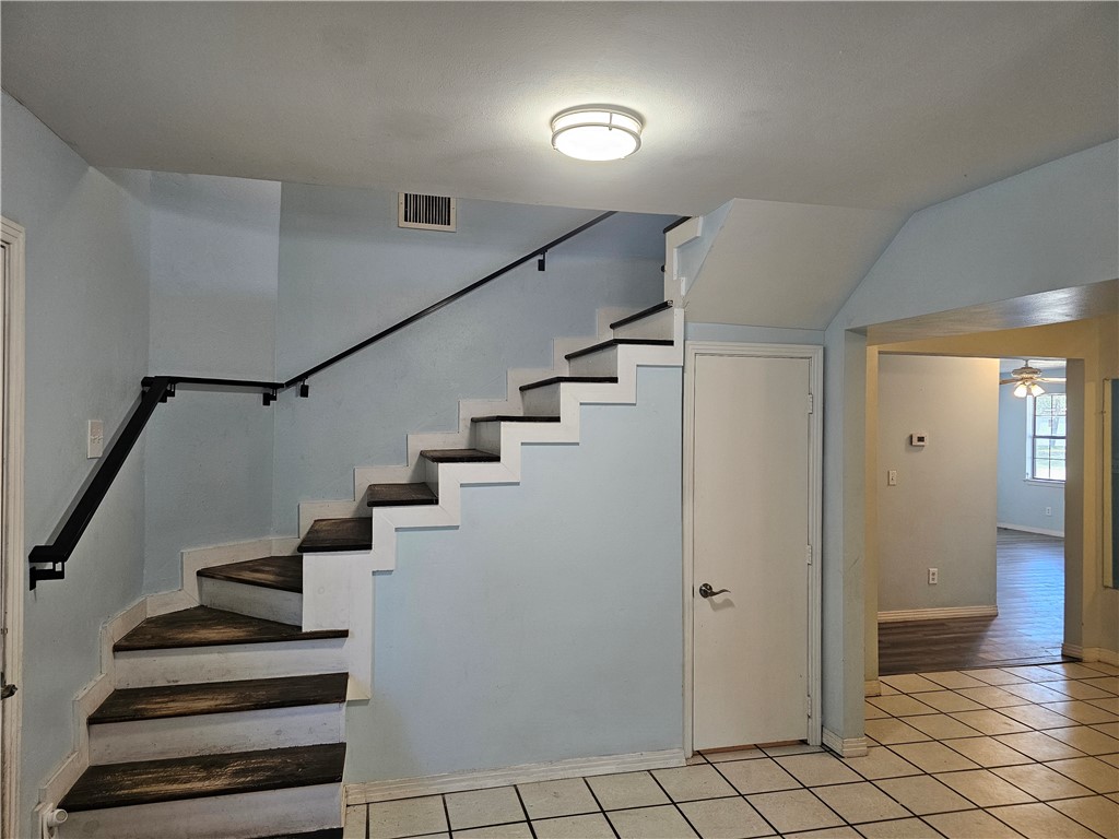 527 Steart St Property Photo 18