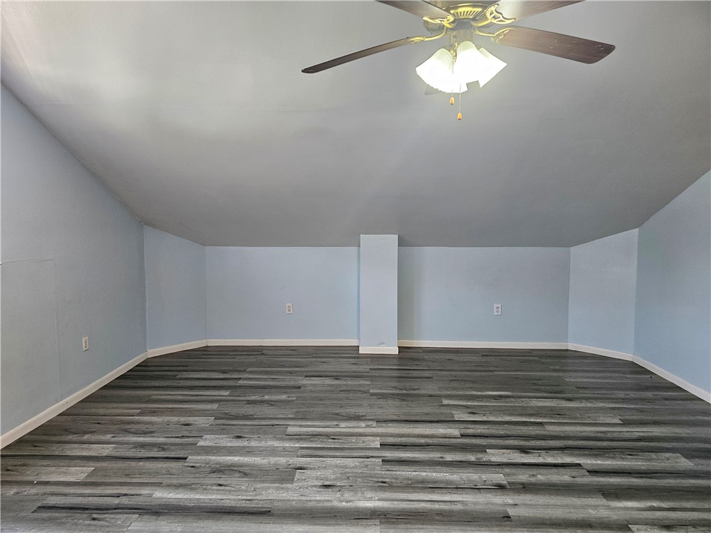 527 Steart St Property Photo 19