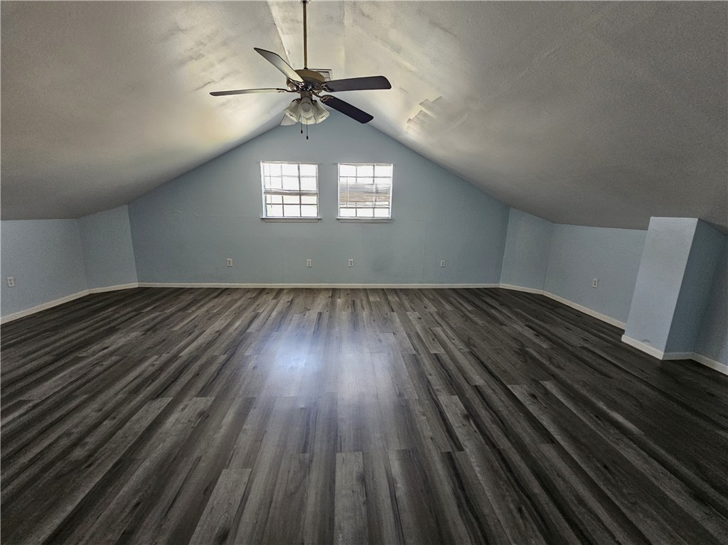 527 Steart St Property Photo 21