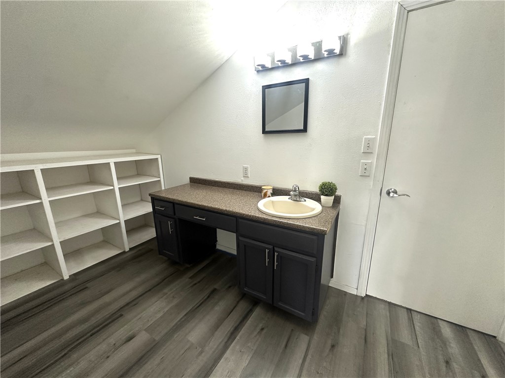 527 Steart St Property Photo 25