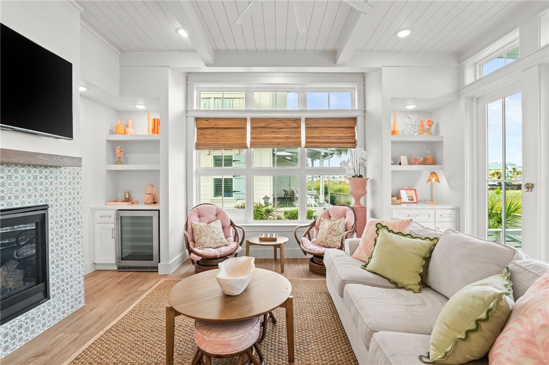 673 Center Square South 9 Property Photo 6