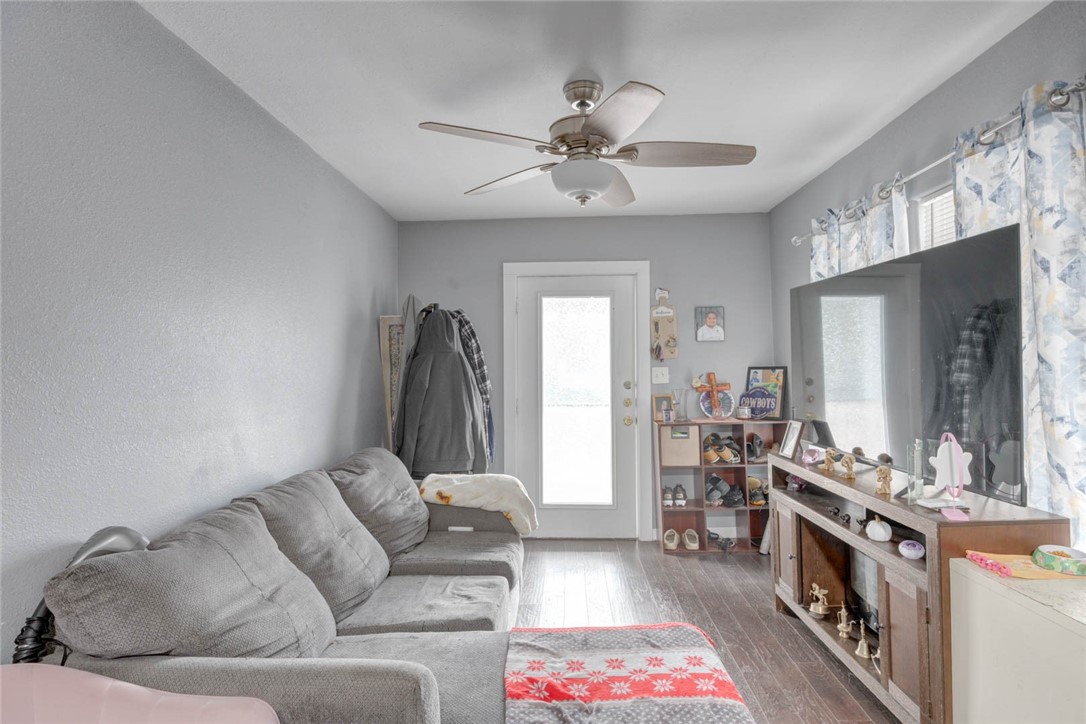 9038 Stock Dr Property Photo 9