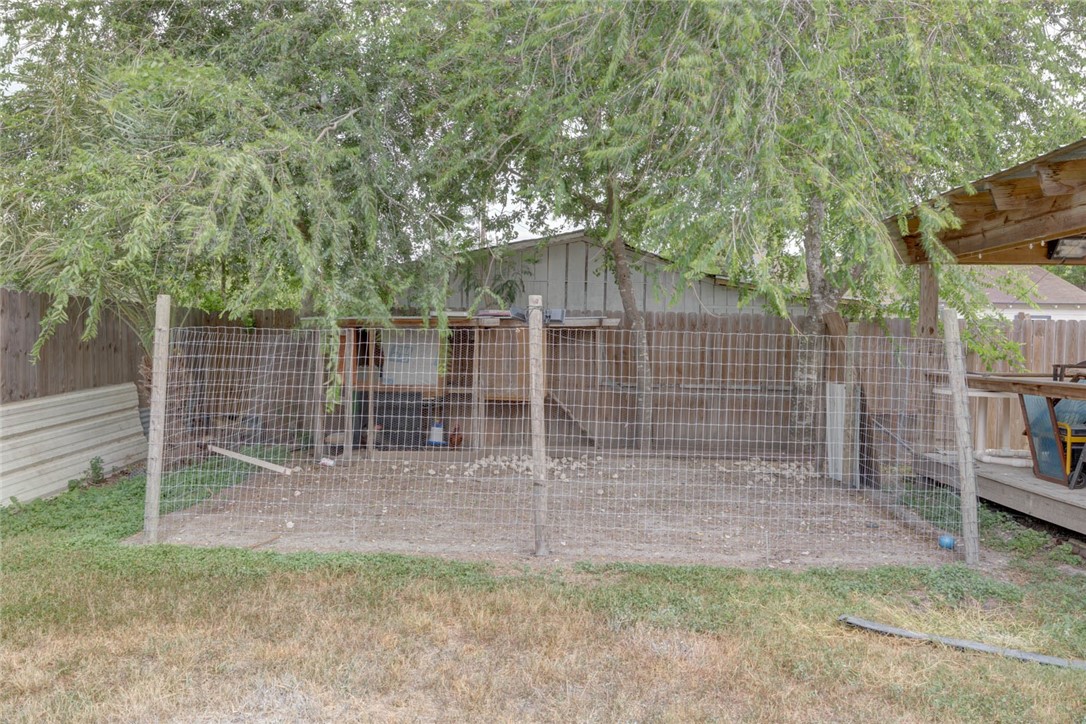 9038 Stock Dr Property Photo 20