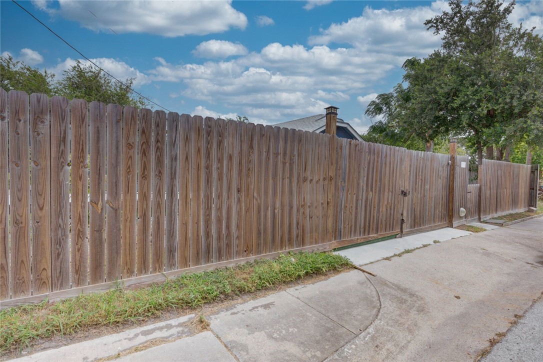 9038 Stock Dr Property Photo 22