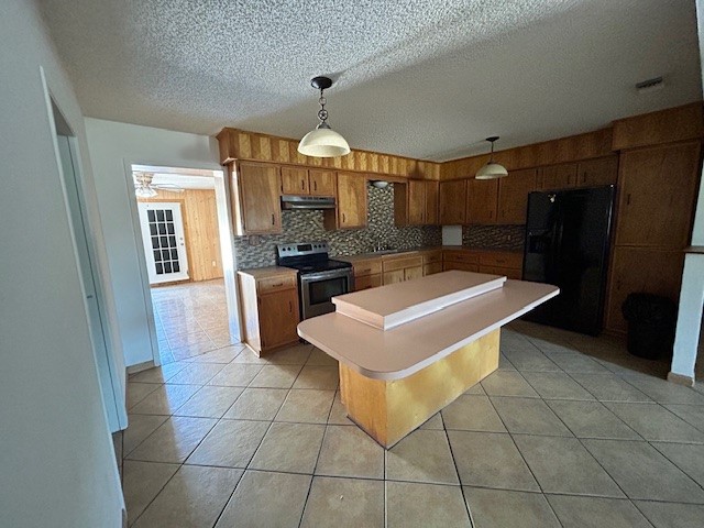 1200 S Santa Rosa St Property Photo 11